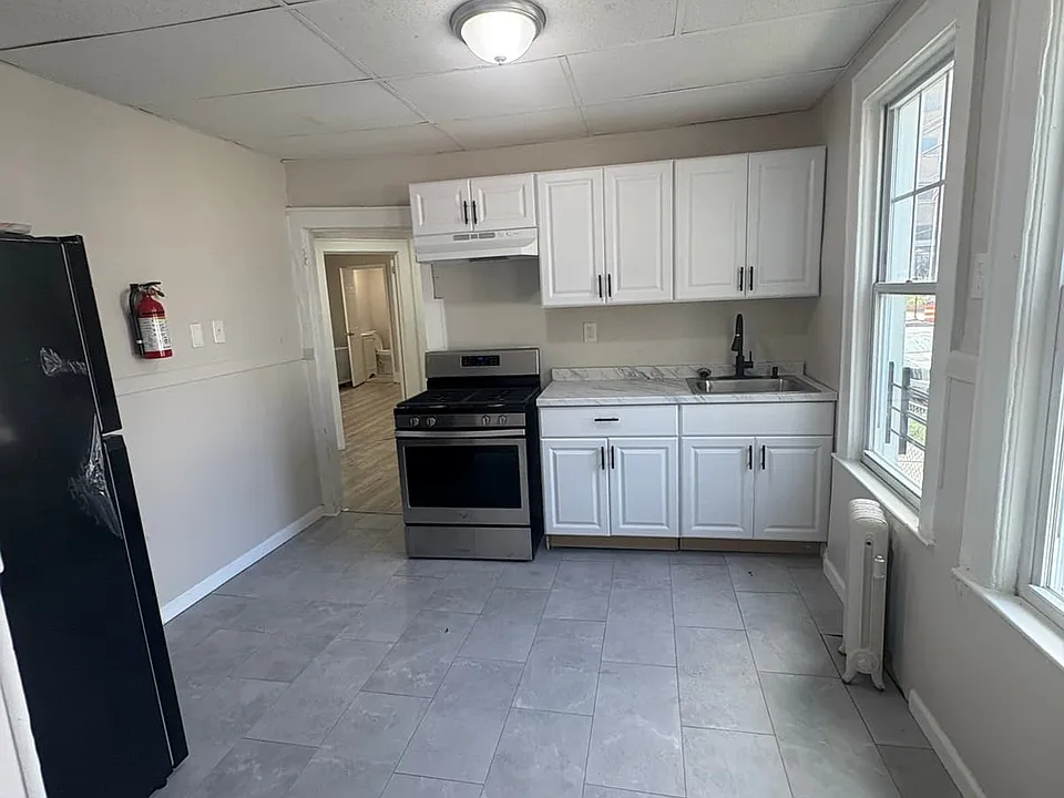 193 Lehigh Ave #1