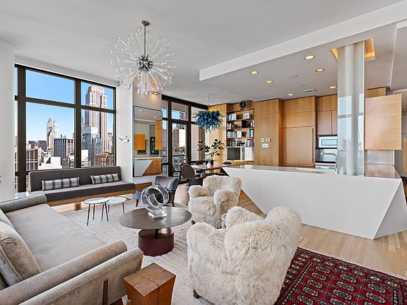 3rd image of 101 W 24th St Penthouse 1A