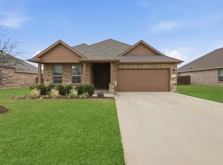 3425 Eloise Ln, Krum, TX 76249