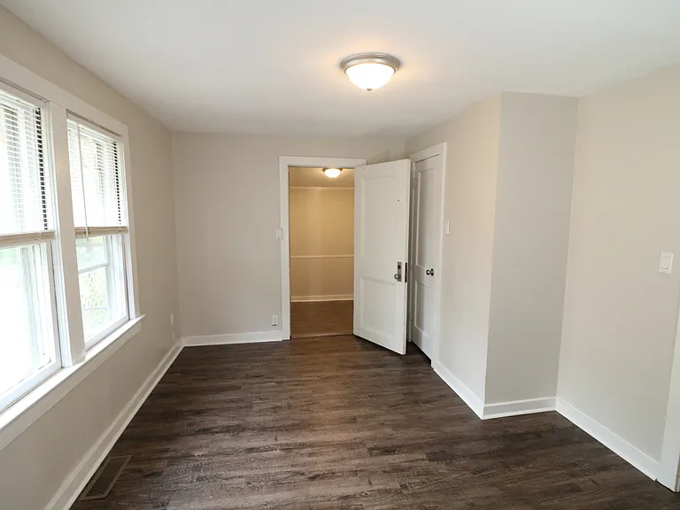 2511 Larry St SW — Photo 9
