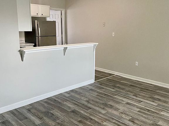 2nd image of 94 Cedarcrest Dr #8