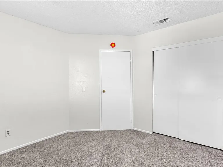 8922 I Ave #2 — Photo 13