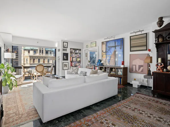 721 5th Avenue 33G image 3 of 8