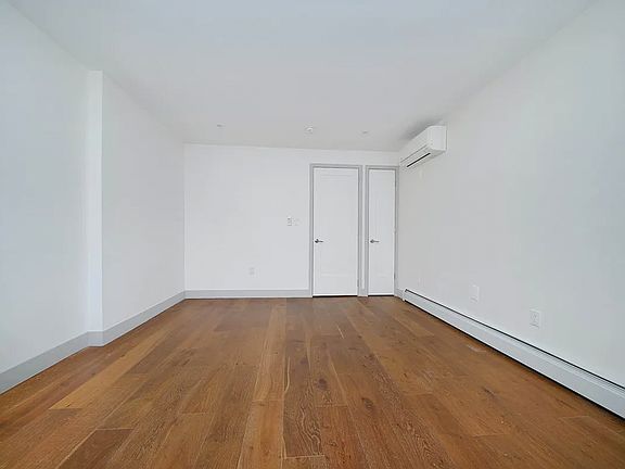 5th image of 1308 Pacific St #1L