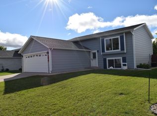 3034 35th Ave S, Fargo, ND 58104