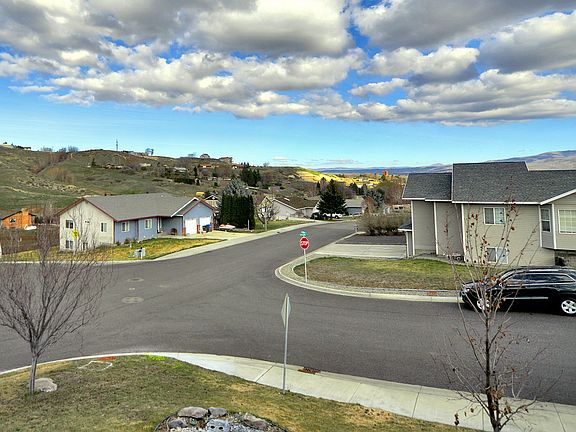 2nd image of 510 Kristine Pl