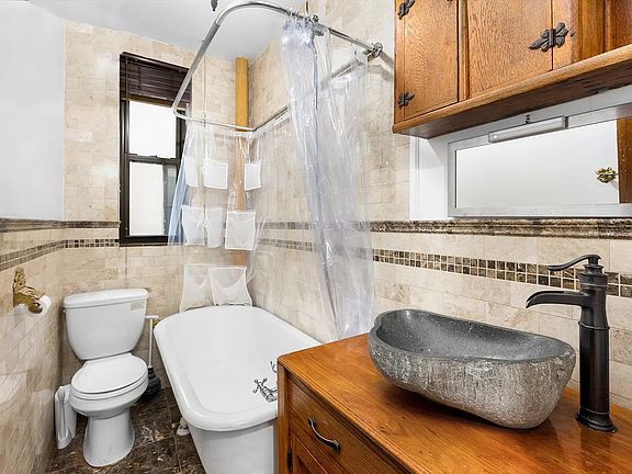 3rd image of 501 W 156th St APT 46