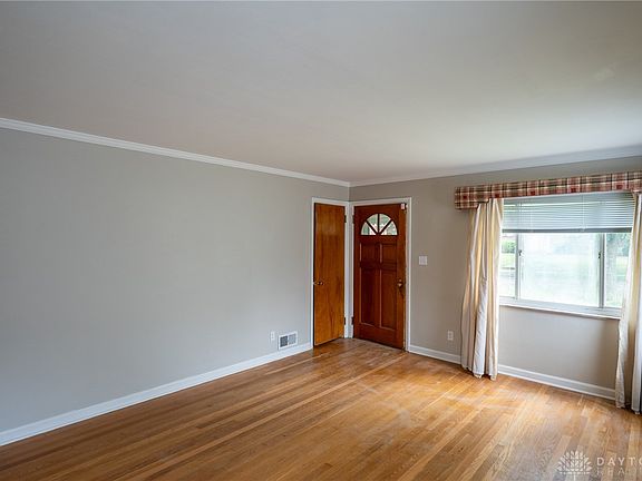 5th image of 525 Shroyer Rd