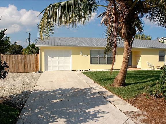 2nd image of 7517 SE Pelican Way