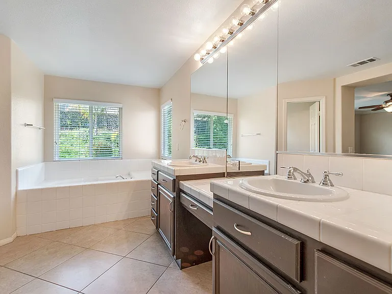 33871 Calafia St — Photo 10