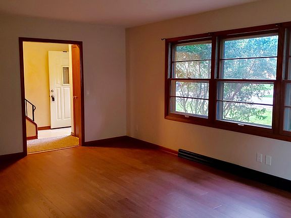 Large Living room (other view)