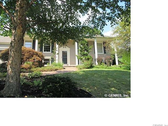 3rd image of 51 Round Trail Dr