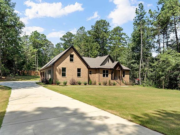 3rd image of 435 Eagle Pointe Dr