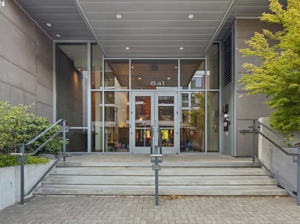 841 SW Gaines St Unit 1512, Portland, OR 97239