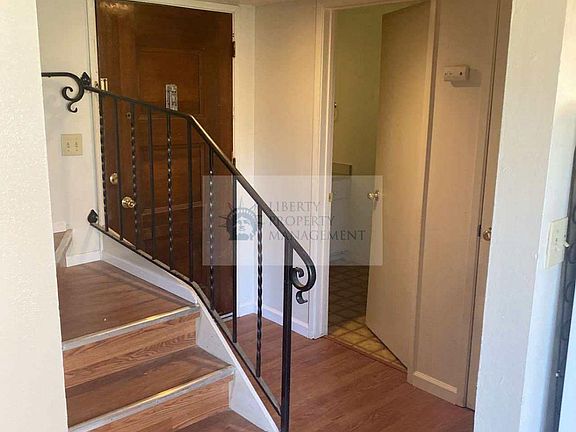 4th image of 530 E Yorkshire Dr #4