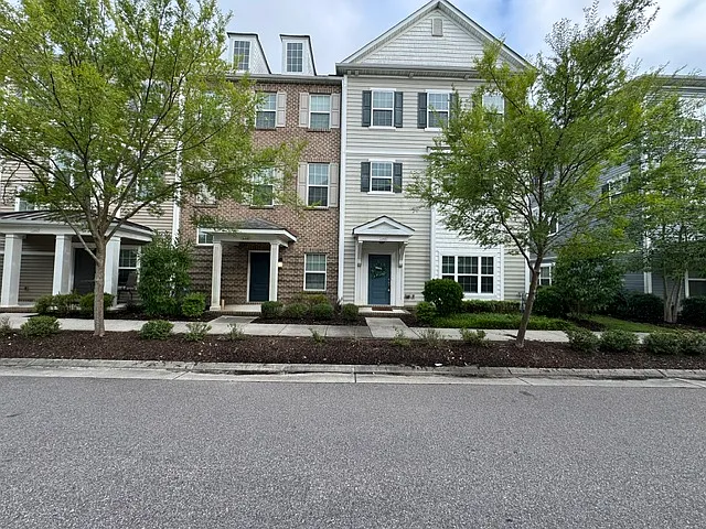 1668 Avalene Way — Photo 1