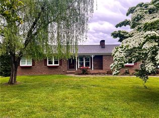 417 Fulton Ave, Mount Airy, NC 27030