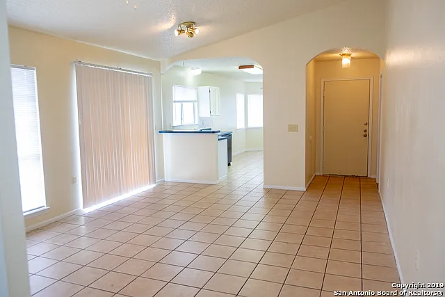 3 bed, 2.0 bath, 1198 sqft, $1,300 — Photo 3