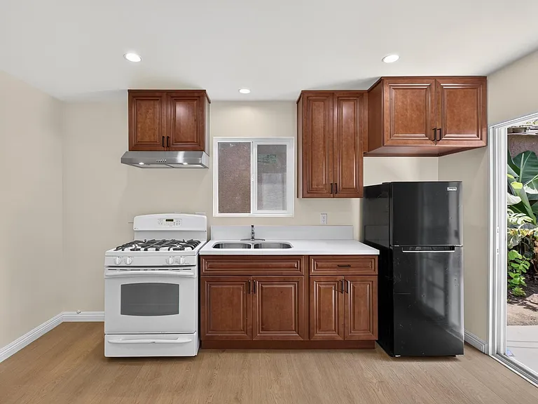 11949 Truro Ave #1/2 — Photo 2