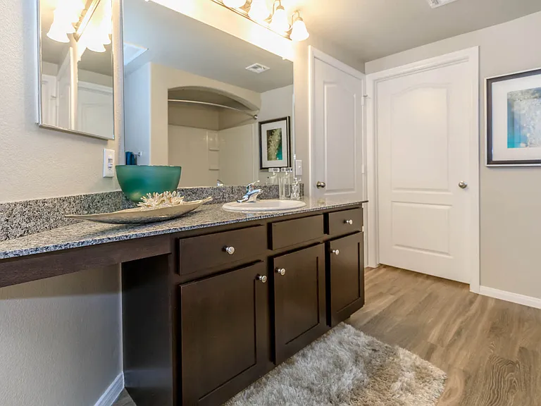 1e1/1f1 928 SQFT 1 Bed 1 Bath