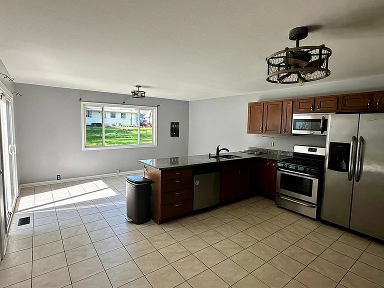710 Newland Ave — Photo 4