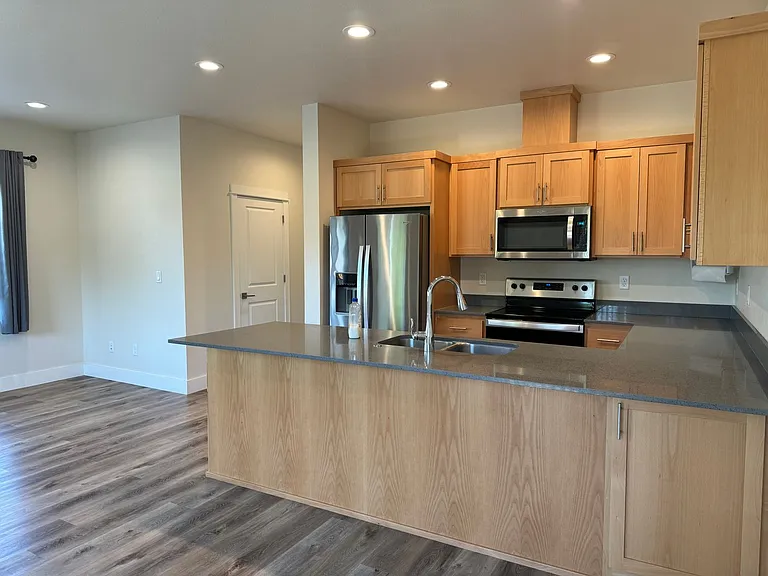 2521 Justine Ln — Photo 7