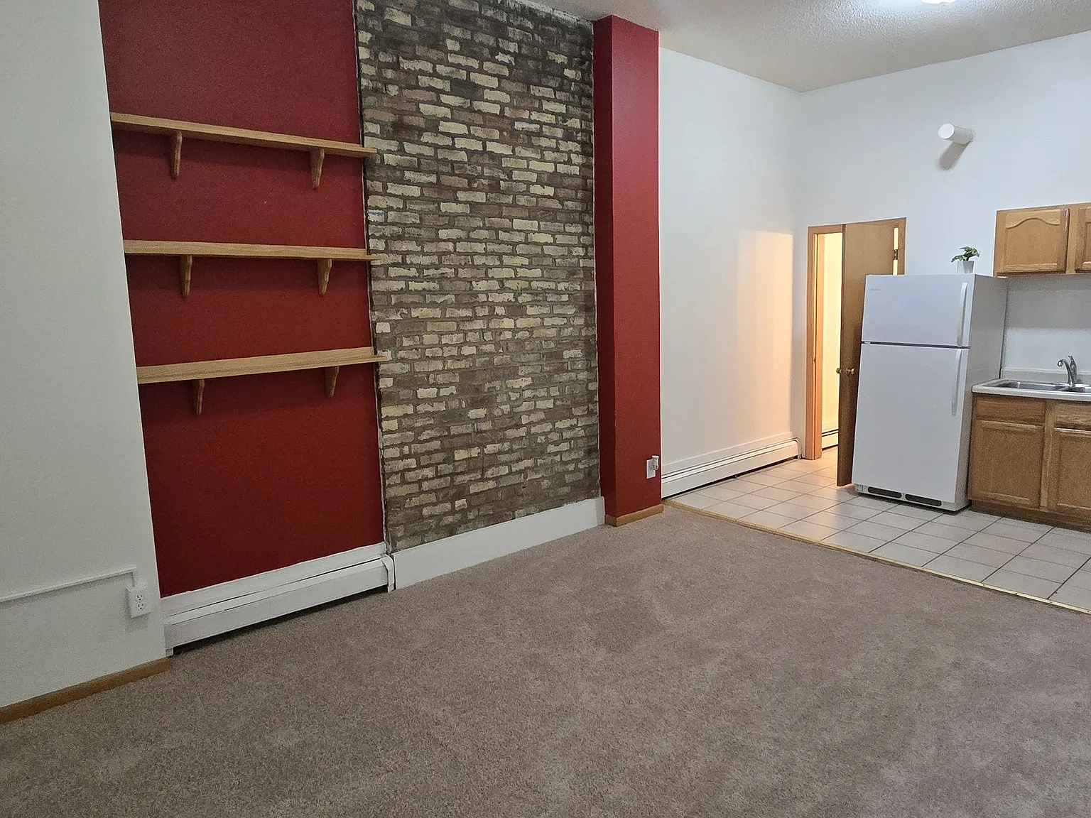 2 bed, 850 sqft, $1,195 — Photo 1