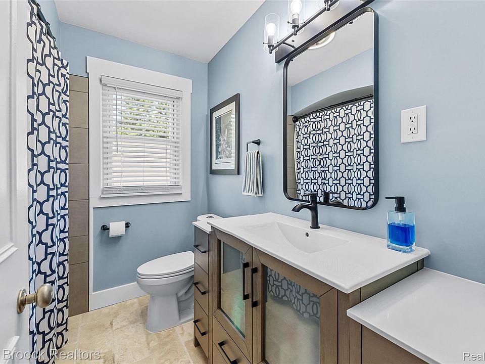 171 S Glengarry Rd, photo 20