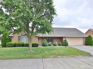 1820 Berwick Dr, Springfield, OH 45503