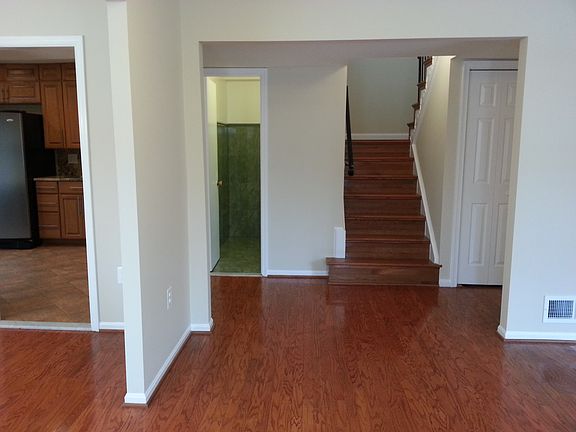 4th image of 4921 Gainsborough Dr