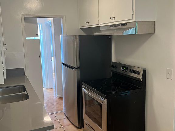 5th image of 323 Marine St APT 21