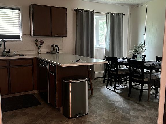 3rd image of 1508 Buttercup St