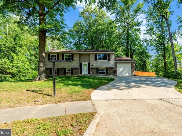 16000 Normandy Ct, Woodbridge, VA 22191