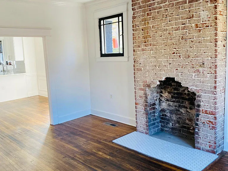 1683 York Ave — Photo 9