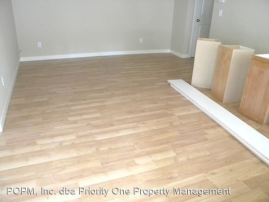 4th image of 18035 SE Rose St