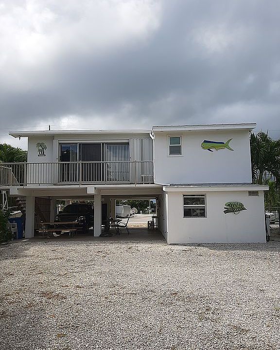 2nd image of 2002 Dolphin Dr