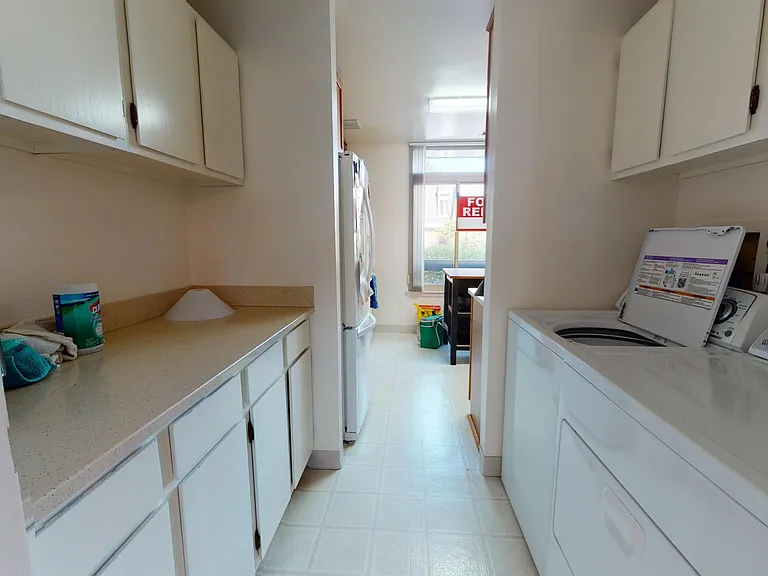 1601 S Hayes St #2 — Photo 3