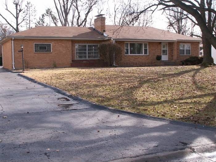 Front view of home