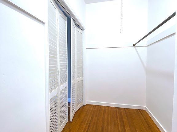 3rd image of 1865 Oak St #3