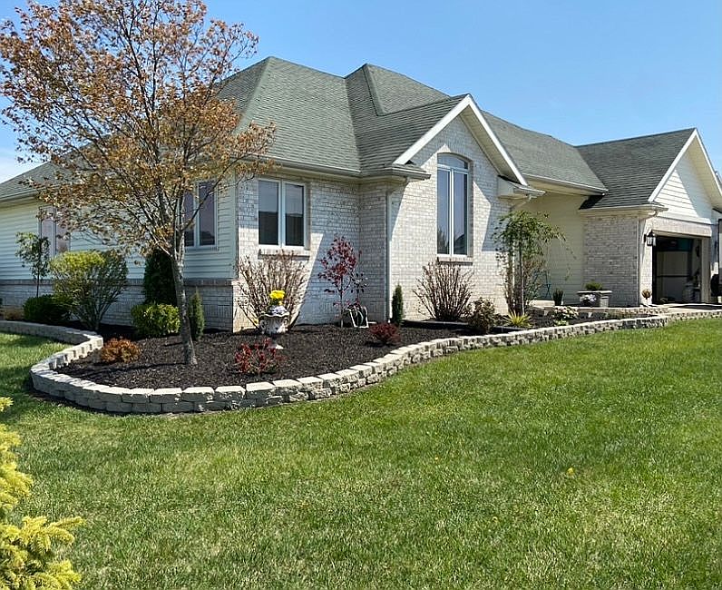 1st image of 820 Lelanford Cir