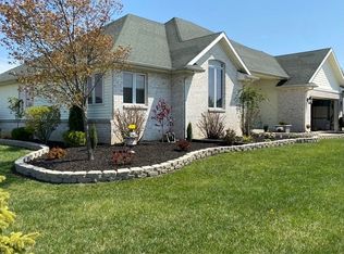 820 Lelanford Cir, Bowling Green, OH 43402