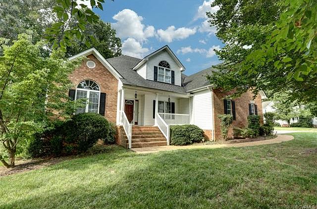 1st image of 7924 Hillcreek Dr