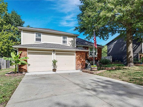 3rd image of 724 Valerie Ln