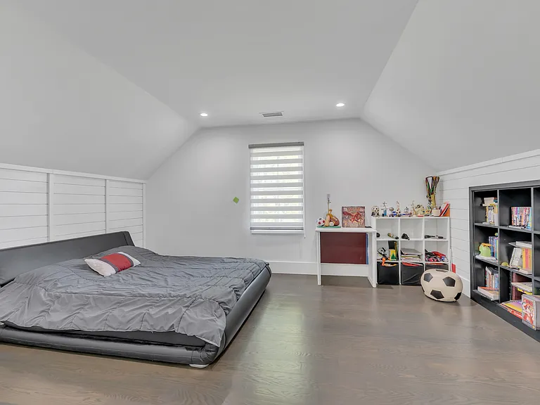134 Carriage Dr — Photo 13