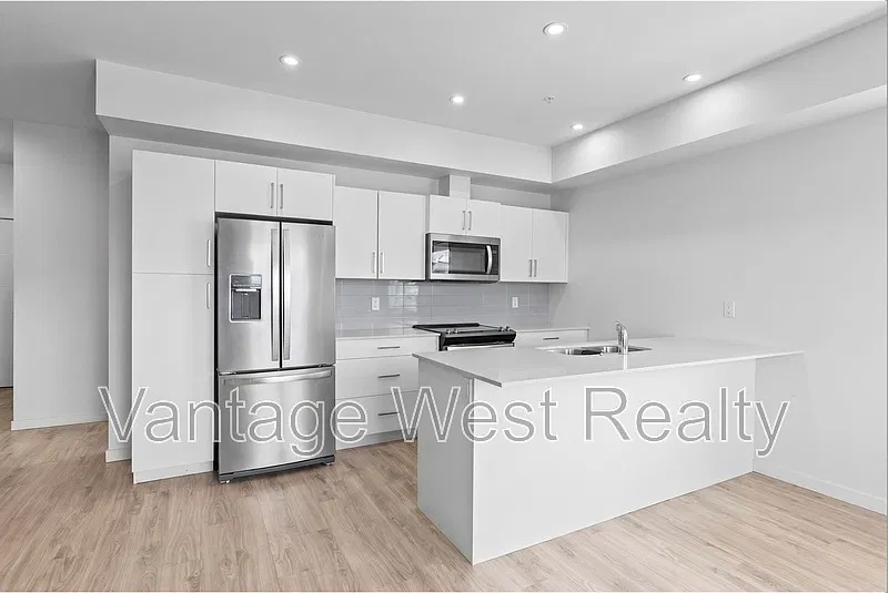 2 bed, 2.0 bath, 903 sqft, $2,195 — Photo 2