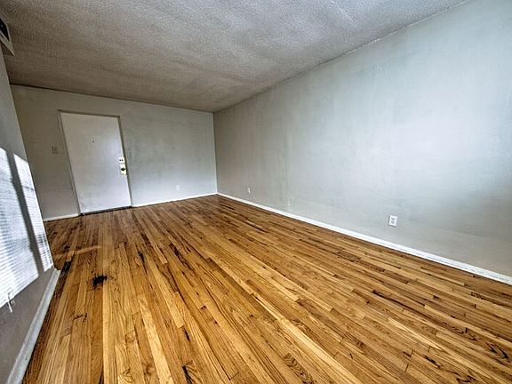 5th image of 3510 Russell Blvd APT 11