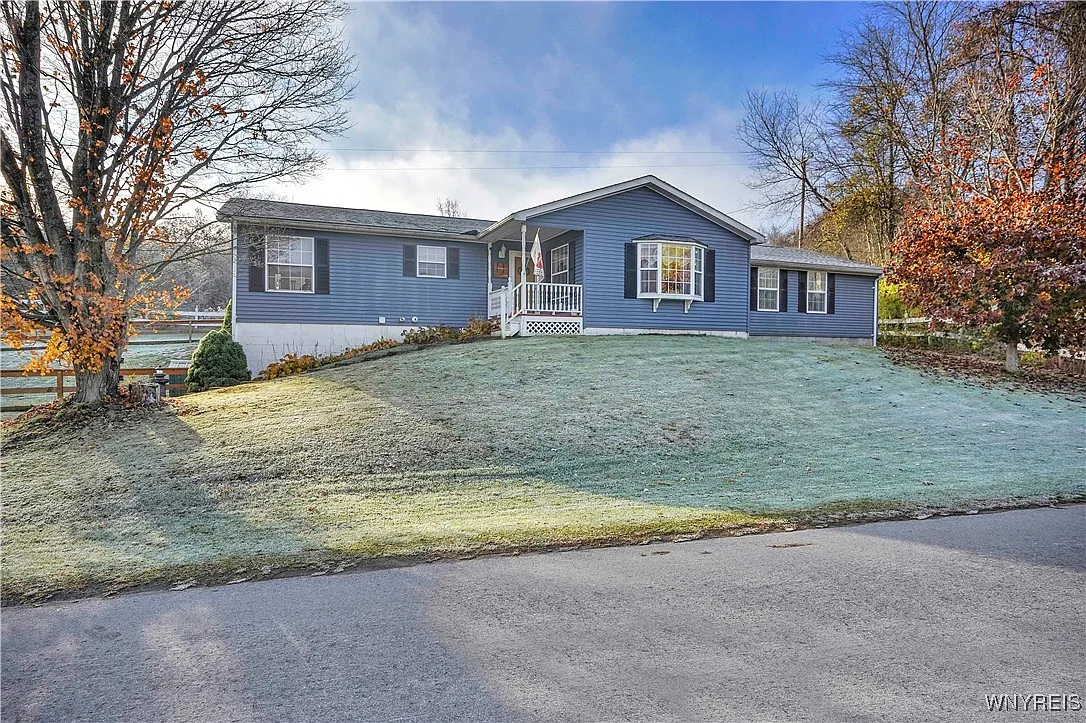 7513 Creek Rd photo 1