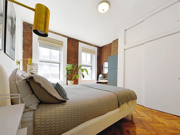 2nd image of 403 W 21st St APT 4W