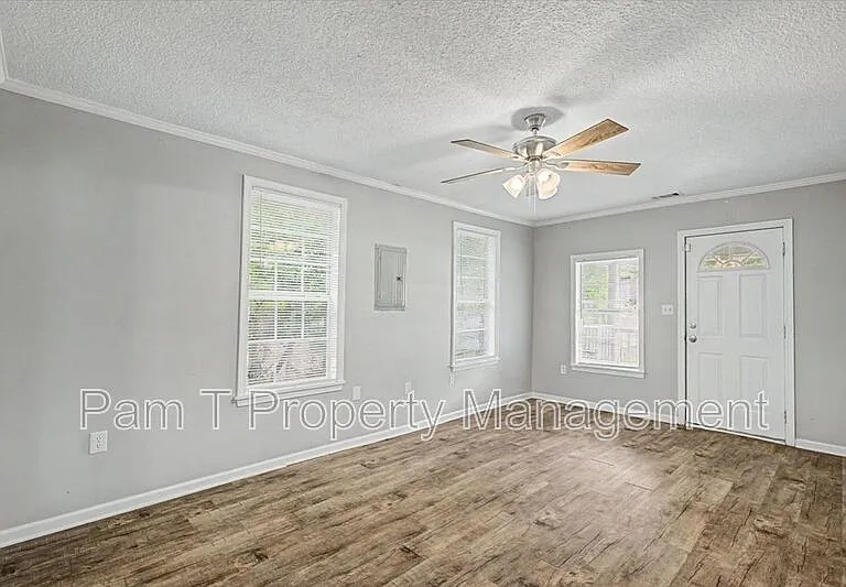 212 W 58th St — Photo 7