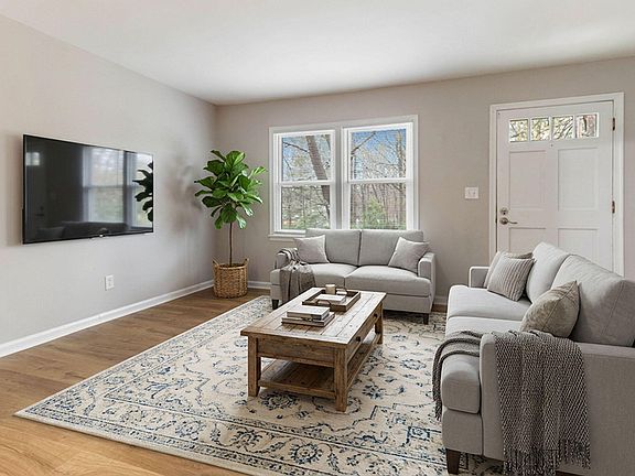 2nd image of 320 Penn Oak Cir